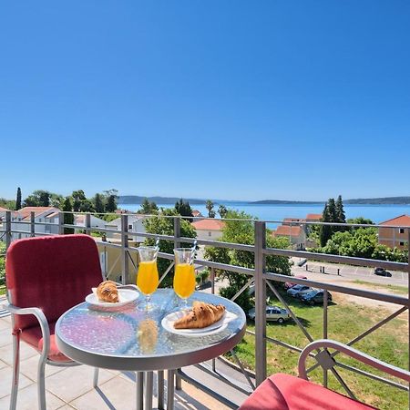 Hotel Aqua - Guest Rooms & Suites Kaštela المظهر الخارجي الصورة