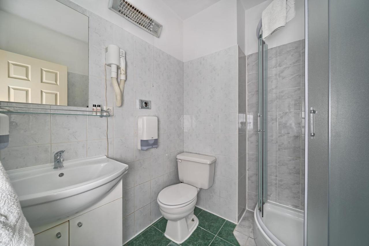 Hotel Aqua - Guest Rooms & Suites Kaštela المظهر الخارجي الصورة