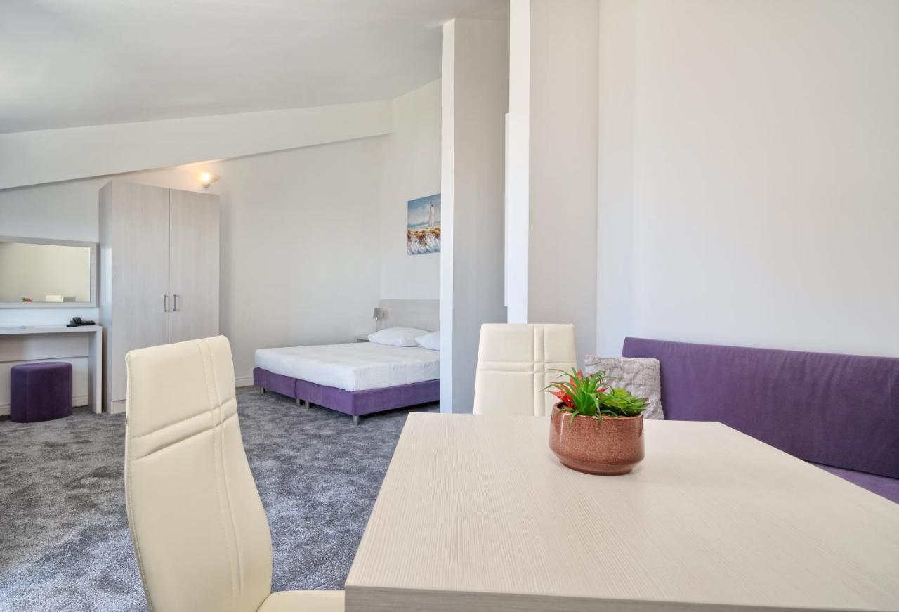 Hotel Aqua - Guest Rooms & Suites Kaštela المظهر الخارجي الصورة